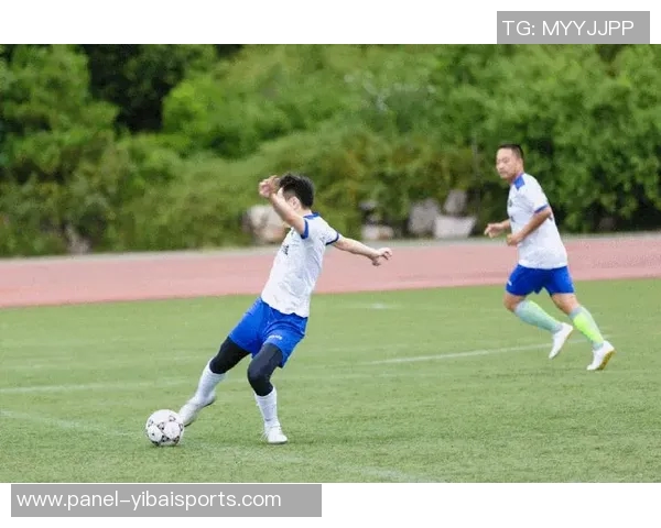 足球文字直播全景解析赛事动态与精彩瞬间的完美结合